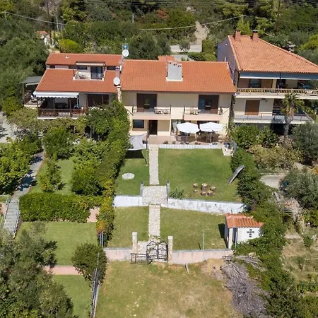 Beachfront By Halkidiki Сasa de vacaciones *