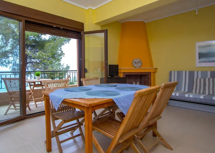 Beachfront By Halkidiki 度假居